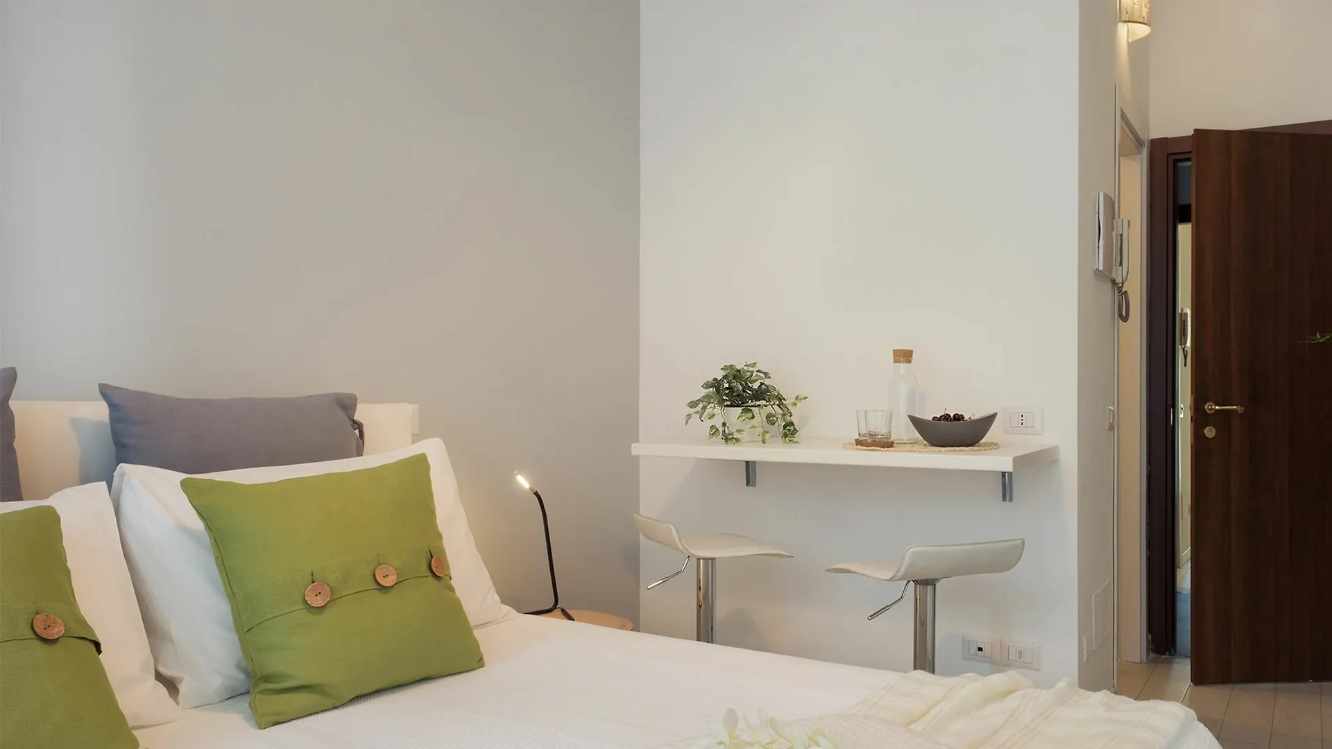 Oki Doki Studios Milan 0*,  Italy